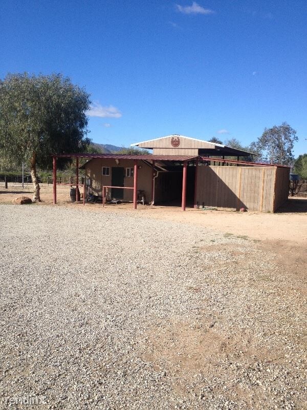 Foto del edificio - 3 br, 2 bath House - 1380 soledad canyon rd