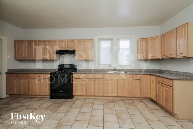 Building Photo - 649 Price Ave