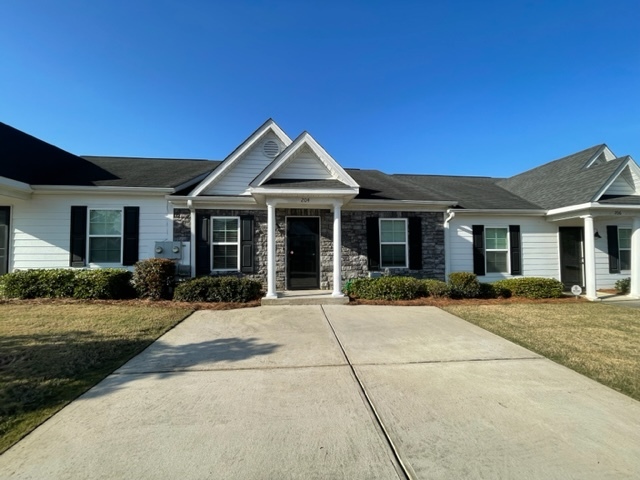 Building Photo - 204 York Way