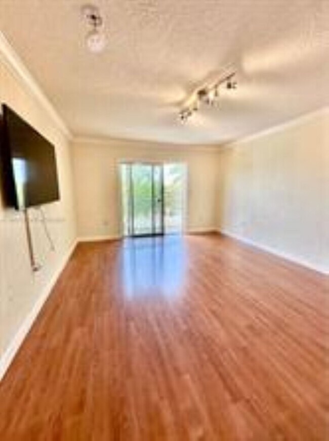 Foto del edificio - 151 NE 16th Ave