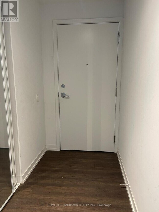 Photo du bâtiment - 950-5950 Portage Pkwy