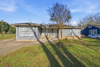 Building Photo - 1025 N 32nd St