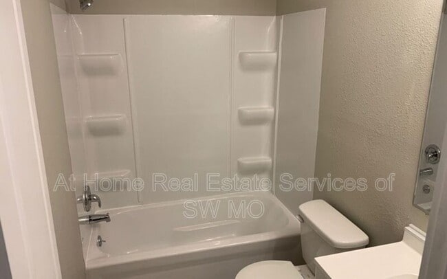 Building Photo - 2097 W Farm Rd 96
