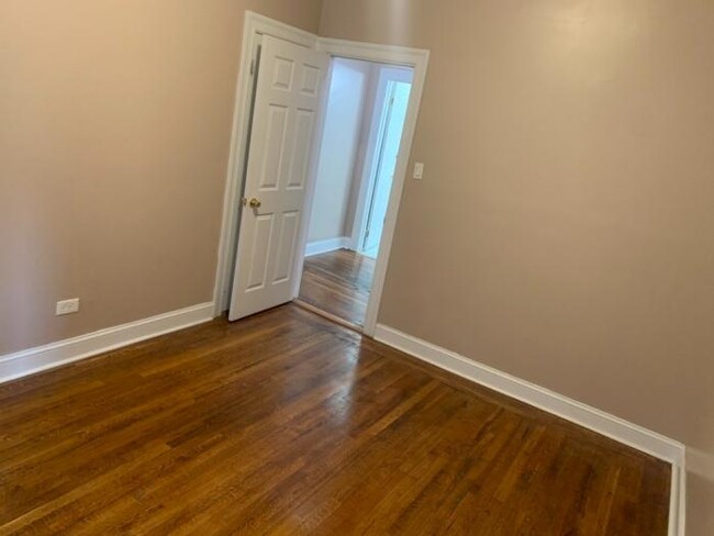 Foto del edificio - 2 bedroom in BRONX NY 10468