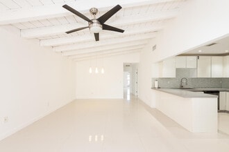 Building Photo - 6604 SW 114th Pl