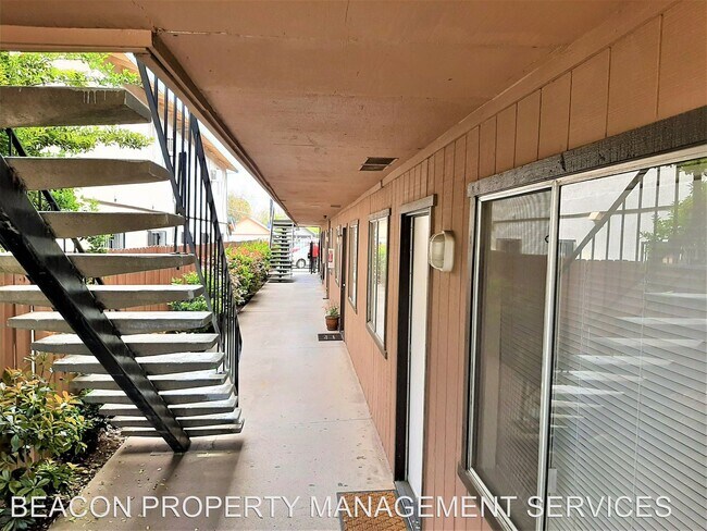 Building Photo - 416 Locust St