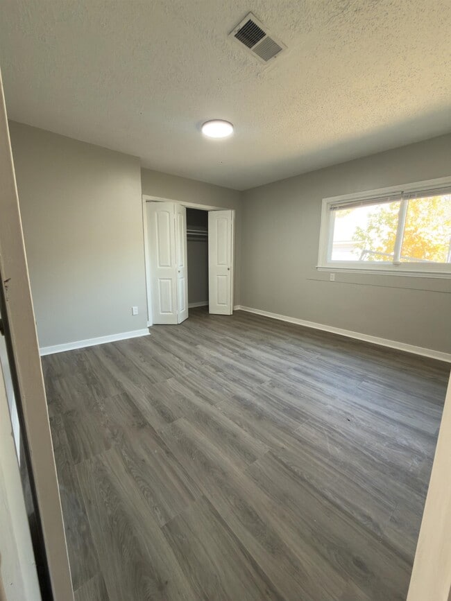 Building Photo - 3443 Barron Ave