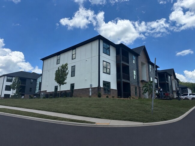 Building Photo - Robinson Ridge Apartments
