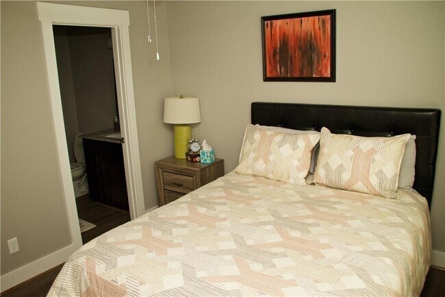 Foto del edificio - 1569 Brooks Ave
