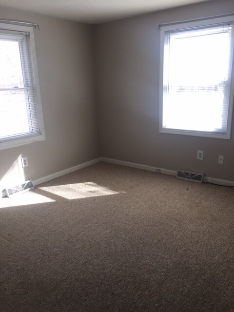 Foto del edificio - 1404 Thompson Dr