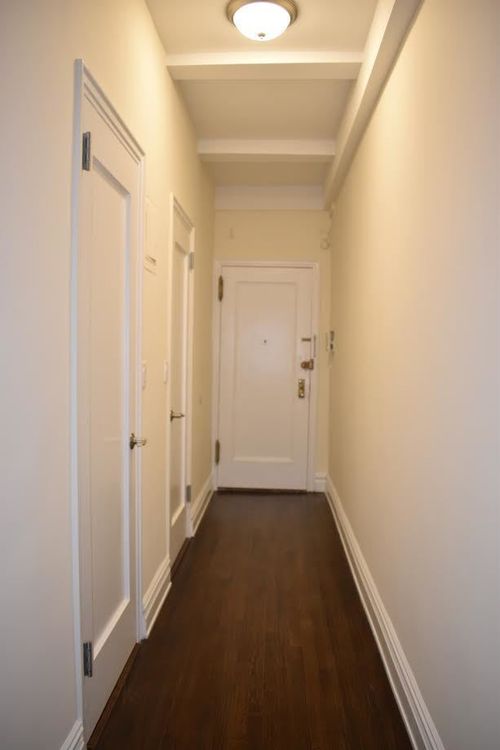 Building Photo - 233 W 77th St