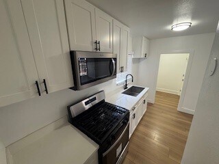 Foto del edificio - 623 W Gage Ave