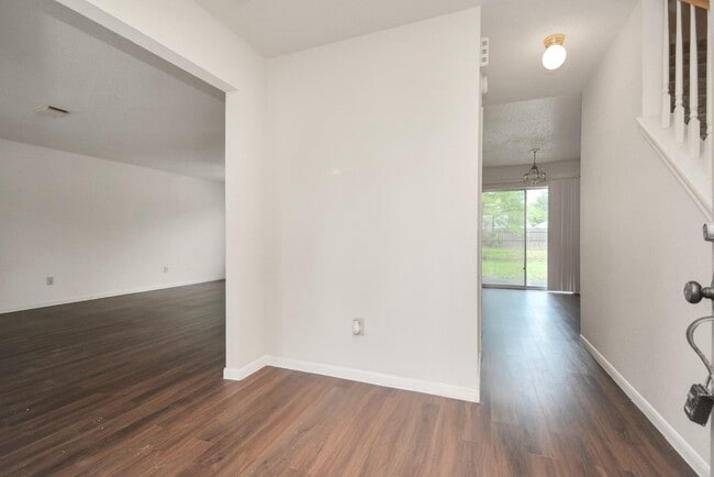 Building Photo - 17210 Colony Creek Dr