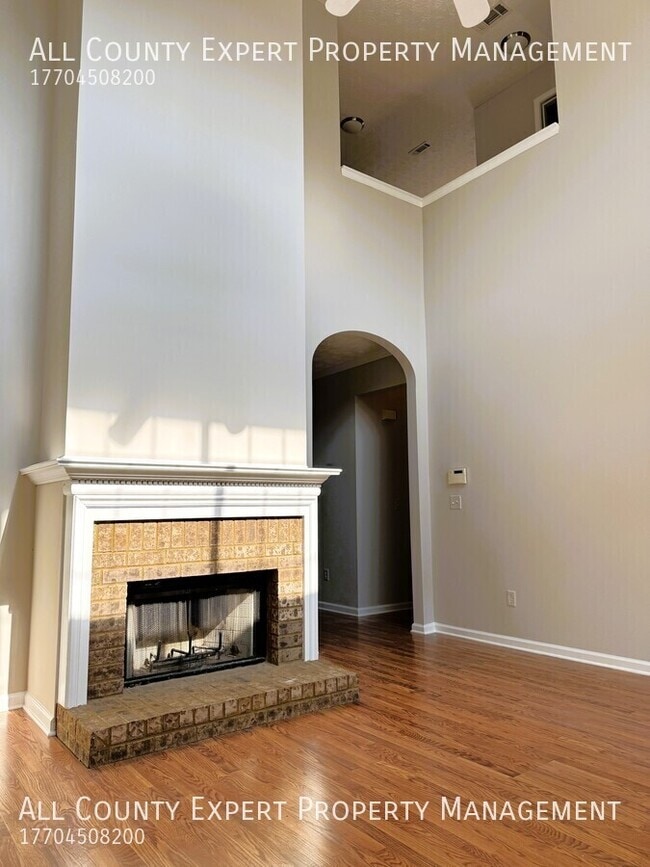 Building Photo - 6463 Topside Ave
