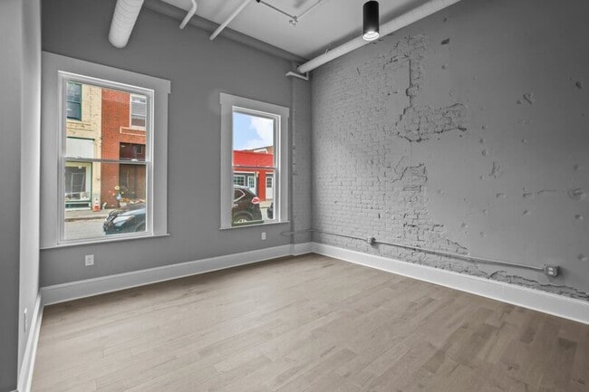 Foto del edificio - 157 N Howard St