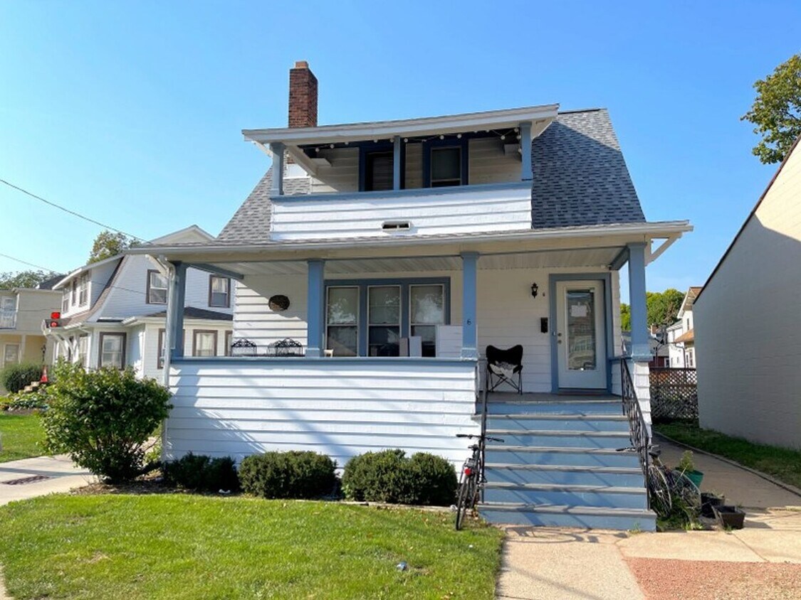 Primary Photo - 6 S Randall Ave