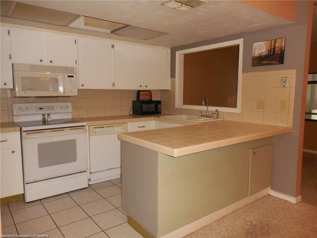 Foto del edificio - 1561 Lakeview Dr