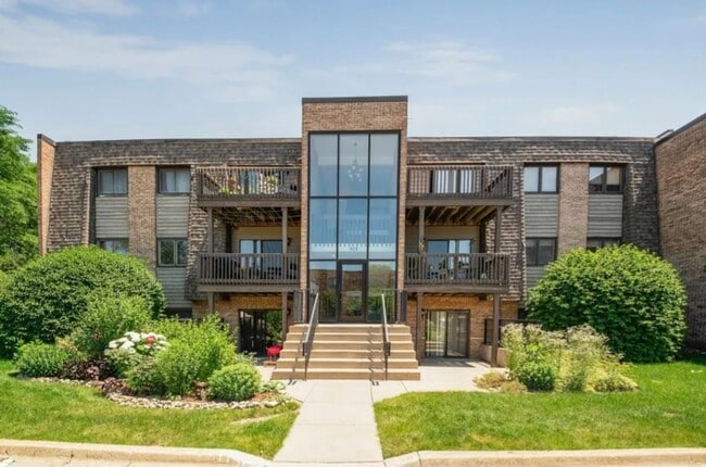 Building Photo - 1482 Stonebridge Cir