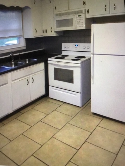 Foto del edificio - 3636 Lamar Avenue # A