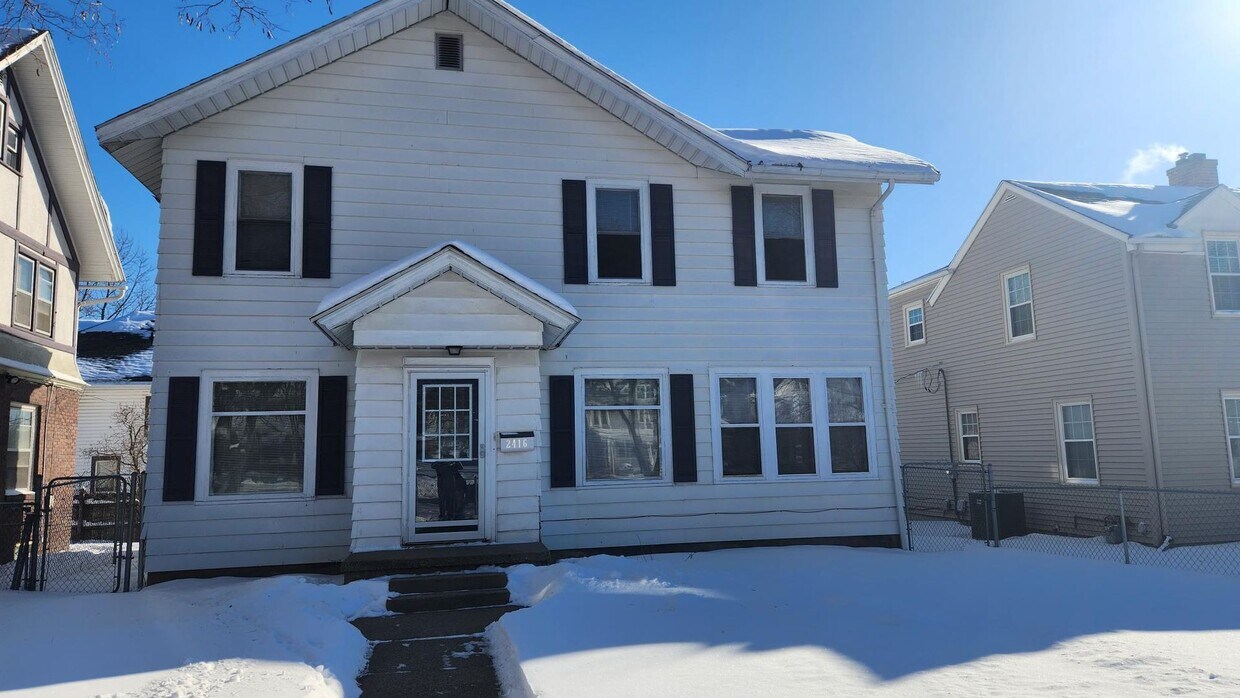 Foto principal - Historic, recently updated single-family h...
