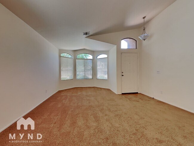Foto del edificio - 2927 E Whispering Wind Dr