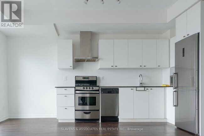 Building Photo - 51 E Liberty St