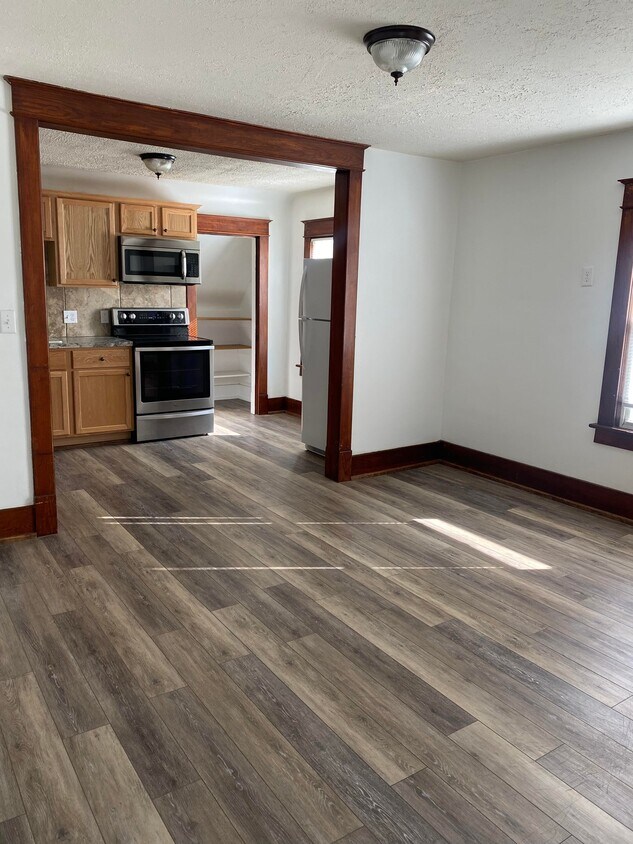 Living room/Kitchen - 401 S 27th St