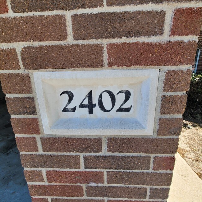 Foto del edificio - 2402 Montana Blue Dr