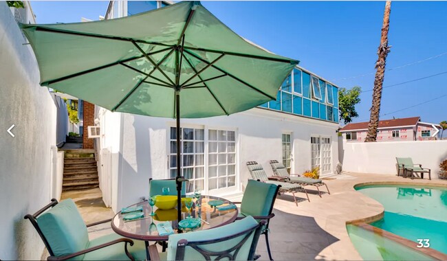 Separate entrance - 8966 Shoreham Dr