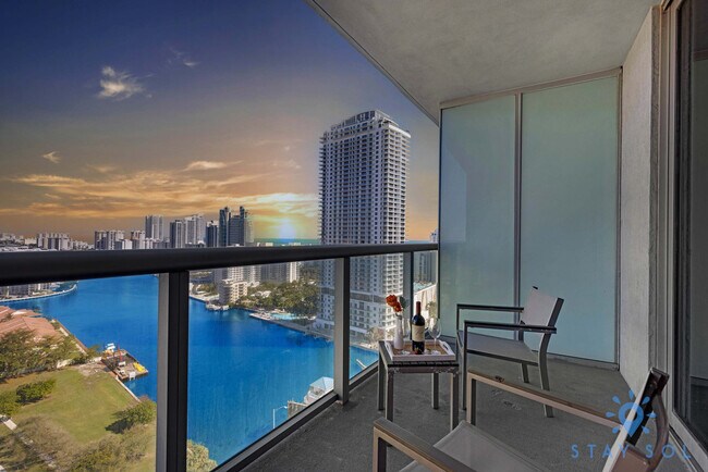 Foto del edificio - 2602 E Hallandale Beach Blvd