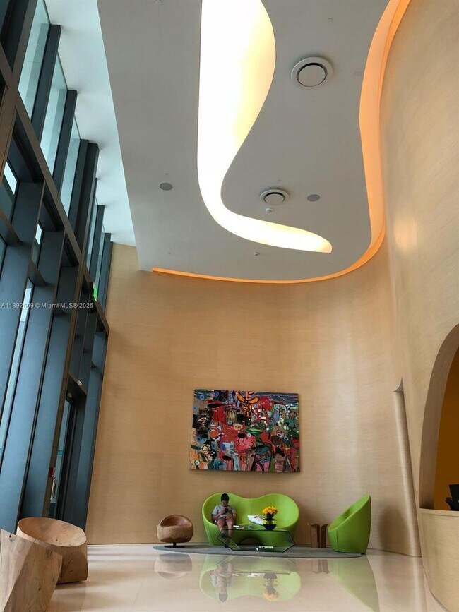 Foto del edificio - 501 NE 31st St