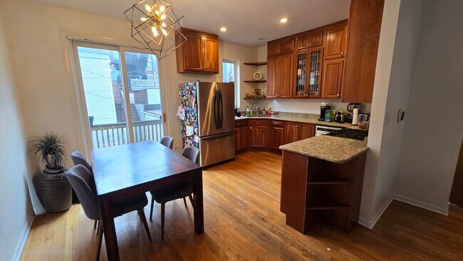 Foto del edificio - 1733 W Crystal St