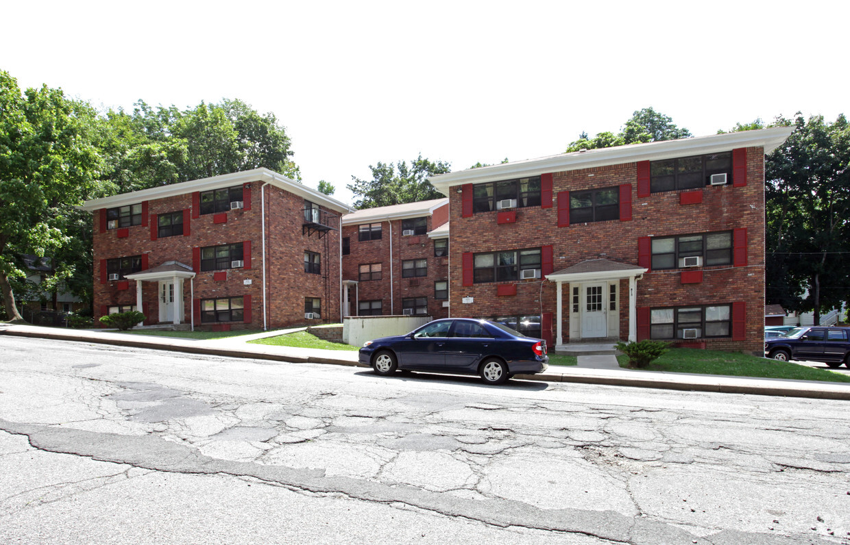 Building - Dover Hills Apartments