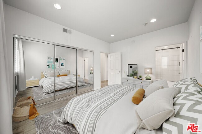 Foto del edificio - 812 N Hudson Ave