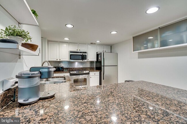 Foto del edificio - 11016 Saffold Way