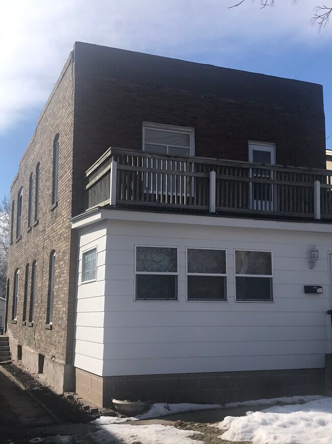 Foto del edificio - 712 6th St NE