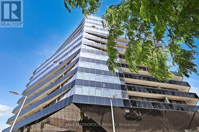 Building Photo - 21-1221 Lawren Harris Square