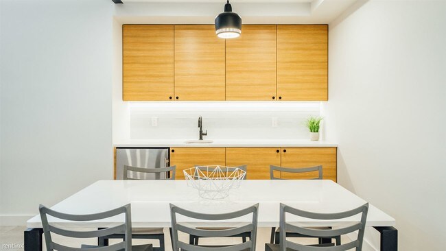 Foto del edificio - 111 Clarkson Ave