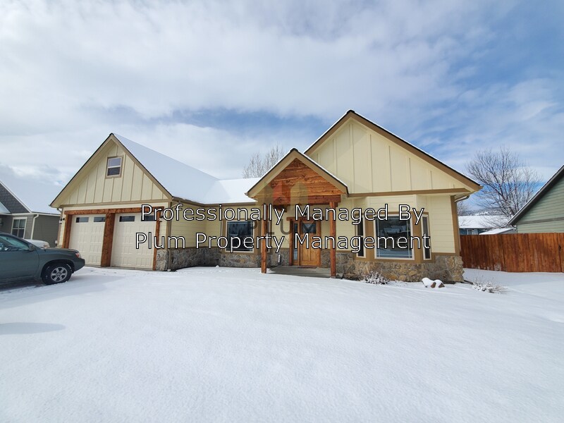Foto principal - 5482 Lonesome Dove Ln