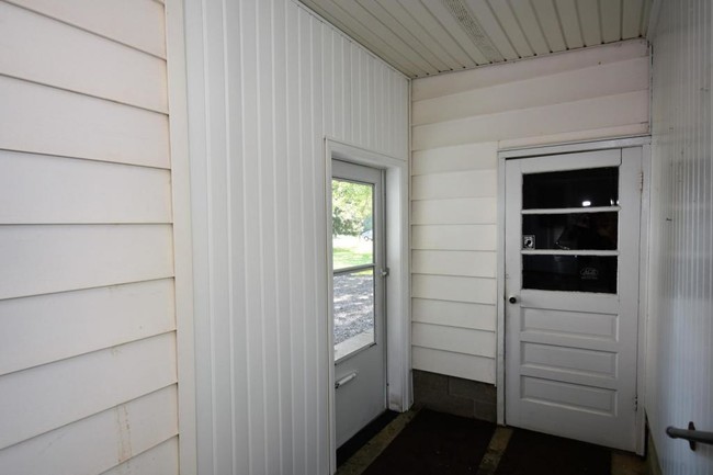 Building Photo - 4906 Delong Rd.