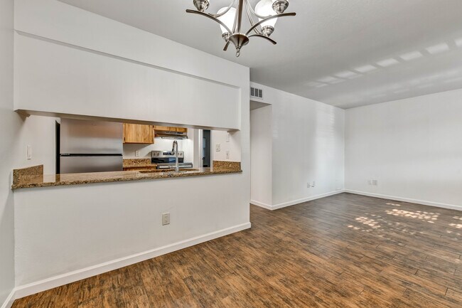 Building Photo - 3109 W Horatio St