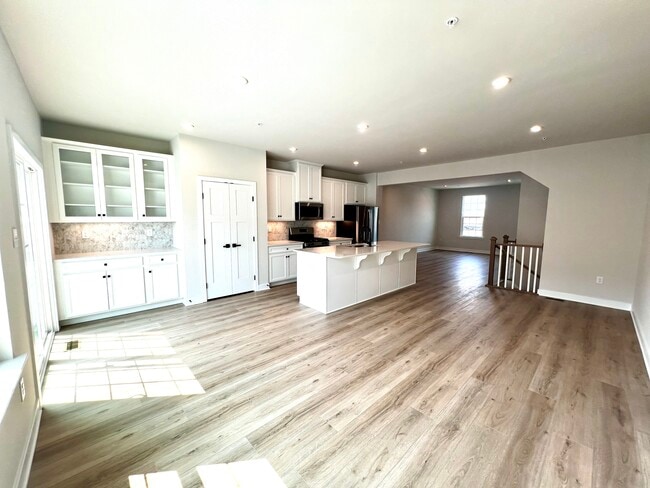 Building Photo - 32 Indian Field Ln