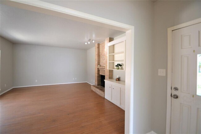 Foto del edificio - 15927 Tumbling Rapids Dr