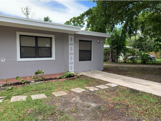 Building Photo - 9825 SW 183rd St