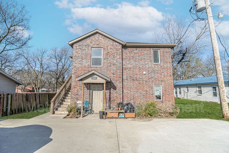 109 2nd Ave SW Unit C, Gravette, AR 72736 Condo for Rent in Gravette