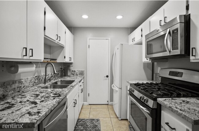 Foto del edificio - 1 br, 1 bath Condo - 1310 Brentwood Cir.