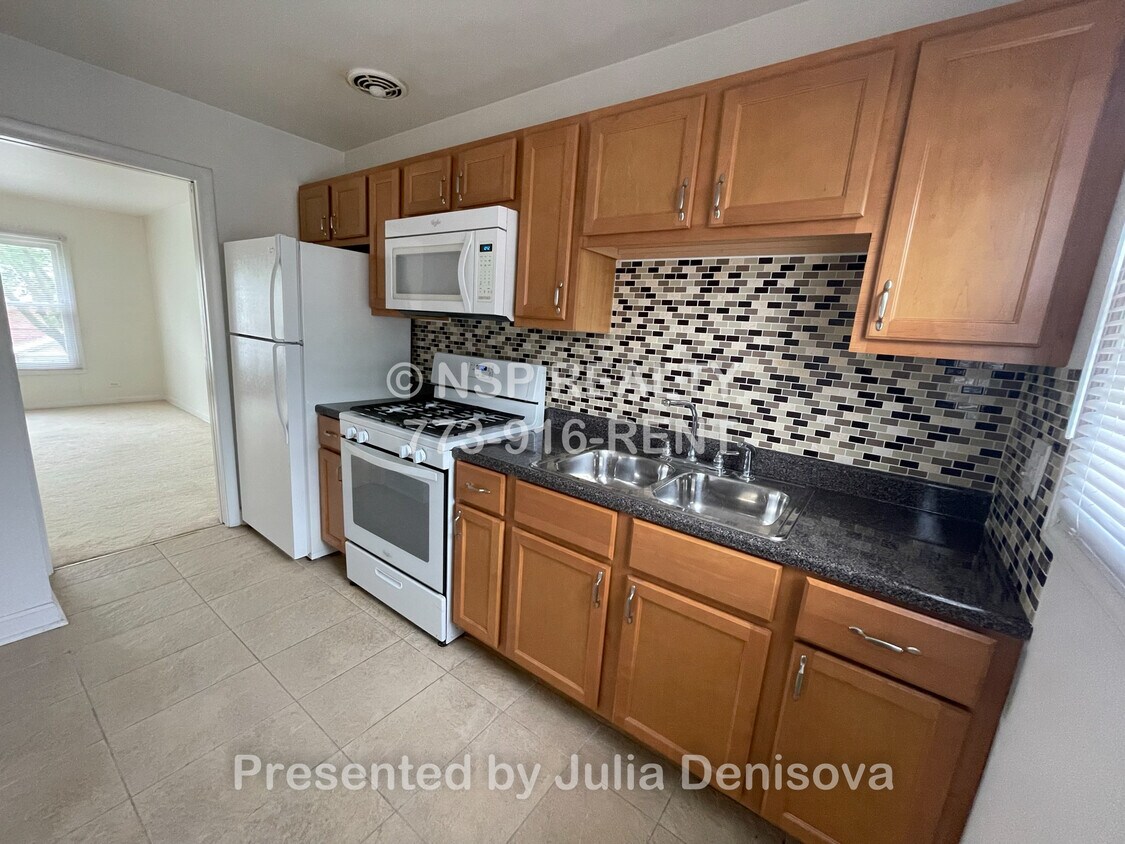 1153 Deerfield Rd Unit B, Deerfield, IL 60015 1153 Deerfield Rd