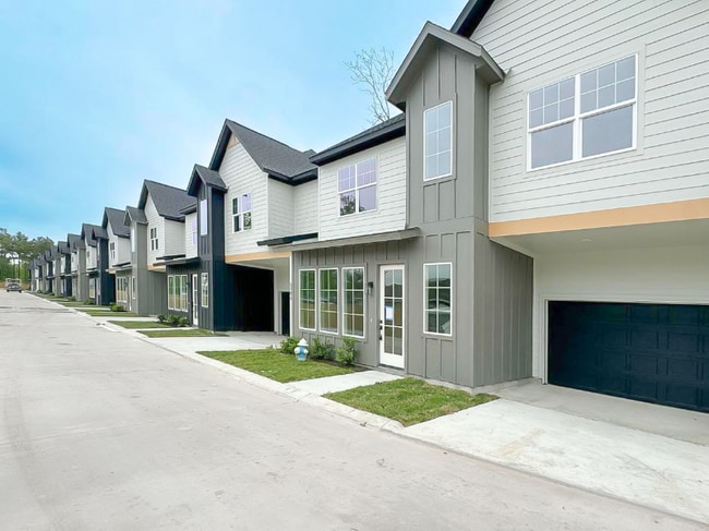 Building Photo - 5706 Roselane St