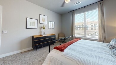 Building Photo - 24002 Colonial Pkwy