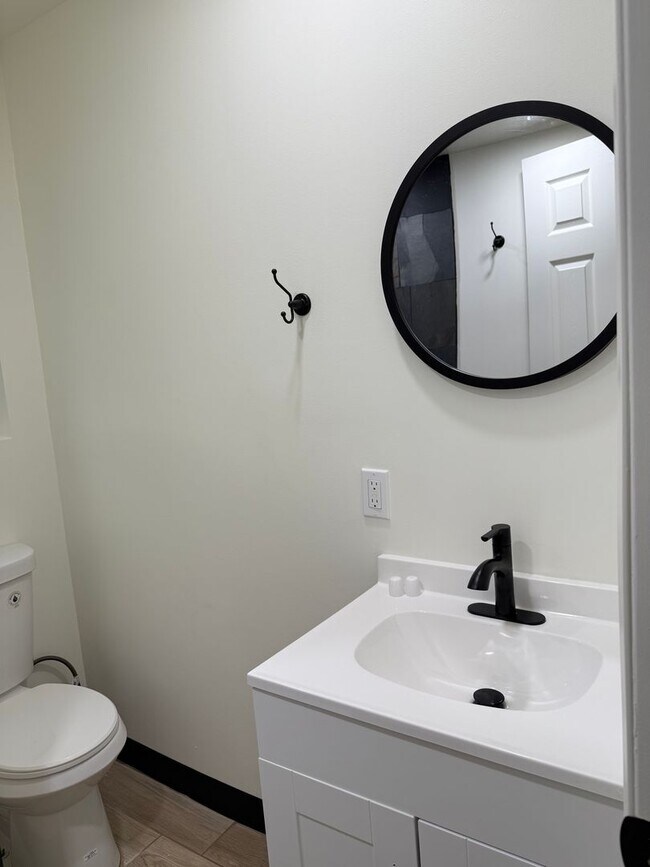 Foto del edificio - Bellahomes By NCL LLC - Unit 2